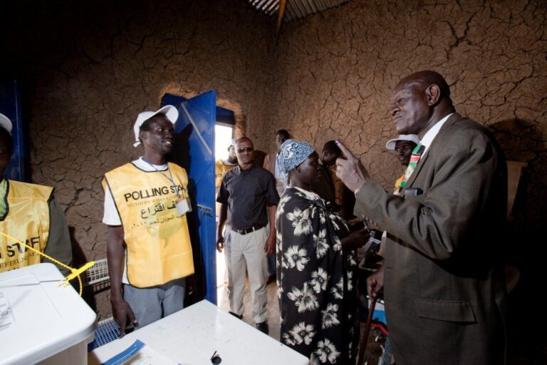 Zuid Soedan: Tranen van vreugde in het stembureau in Malakal